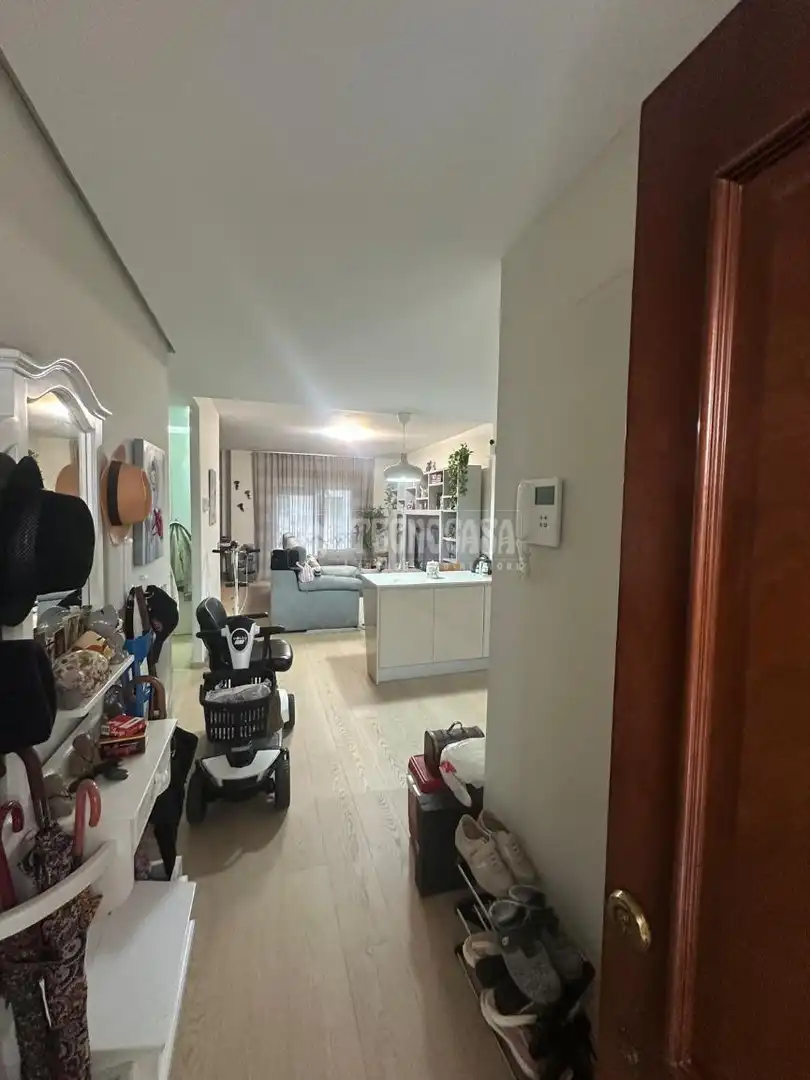 Flat for sale in Sevilla  with Air Conditioner, Heating and Furnished