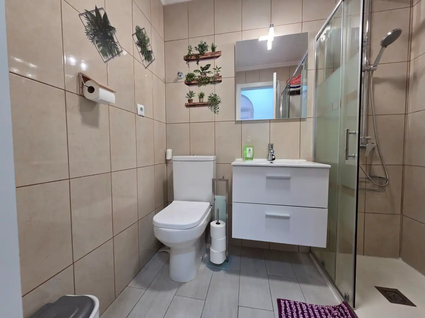 Badezimmer von Einfamilien-Reihenhaus zum Verkauf in Torrevieja mit Klimaanlage, Terrasse und Abstellraum