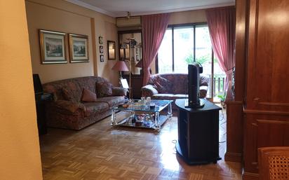 Living room of Flat for sale in  Madrid Capital  with Air Conditioner and Balcony