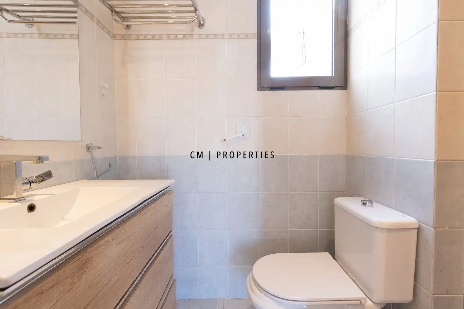 Baño de Ático de alquiler en Valencia con Aire acondicionado, Calefacción y Trastero