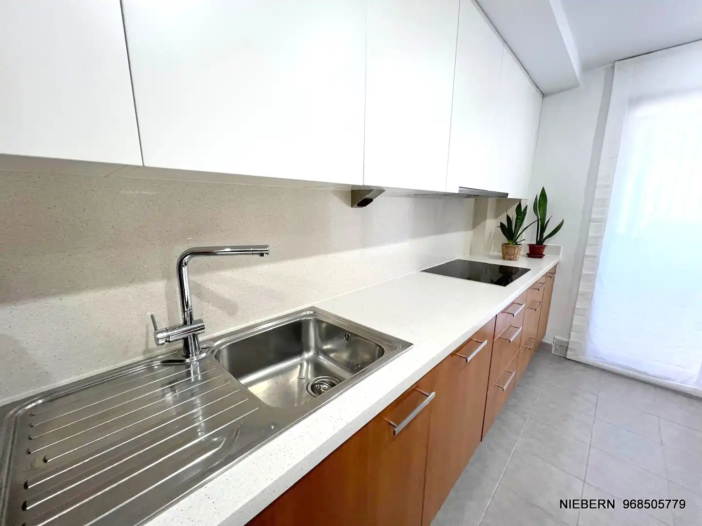 Wohnung zur Miete in Avenida Reina Victoria Eugenia, Alameda
