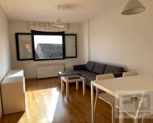 Living room of Flat to rent in Las Navas del Marqués   with Furnished, Washing machine and Microwave