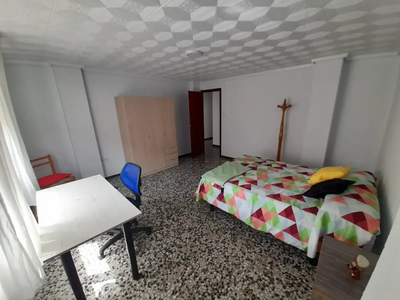 Room in Carrer Jose María Castaño Martinez, Altabix