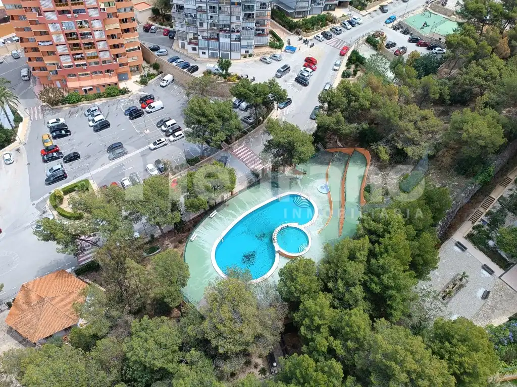 Schwimmbecken von Wohnung zum Verkauf in Benidorm mit Privatgarten, Schwimmbad und Möbliert
