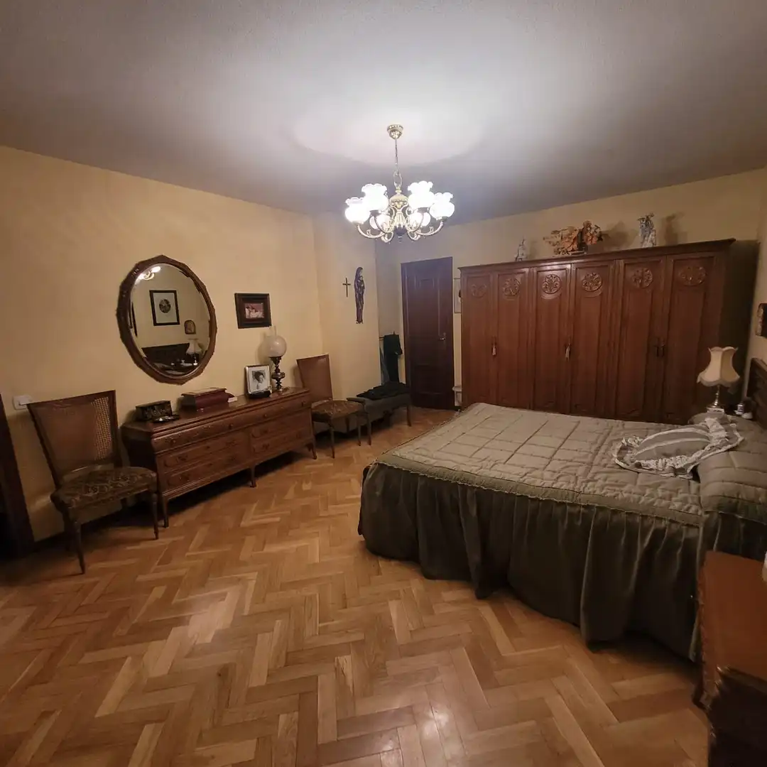 Habitación de Dúplex en venta en Madrid con Calefacción, Parquet y Terraza