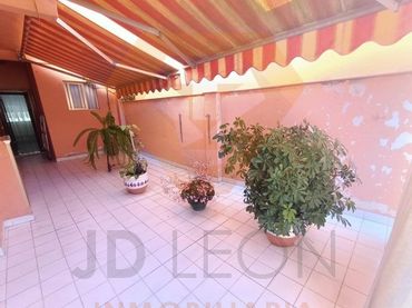 Casa amb balcó en venda a Casco Urbano