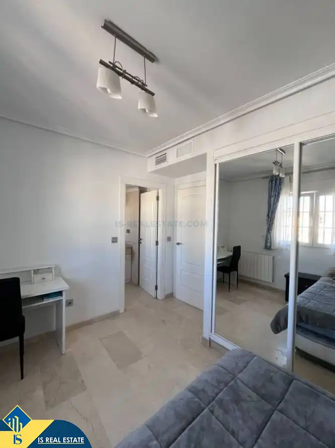 Habitación de Casa adosada en venta en Guardamar del Segura con Aire acondicionado, Calefacción y Jardín privado