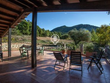 House with balcony for sale in Montblanc