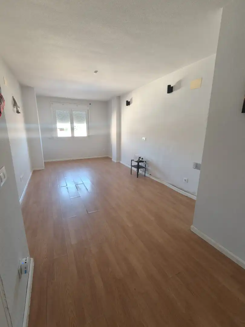 Piso en venta en Camarena con Terraza, Trastero y Piscina comunitaria