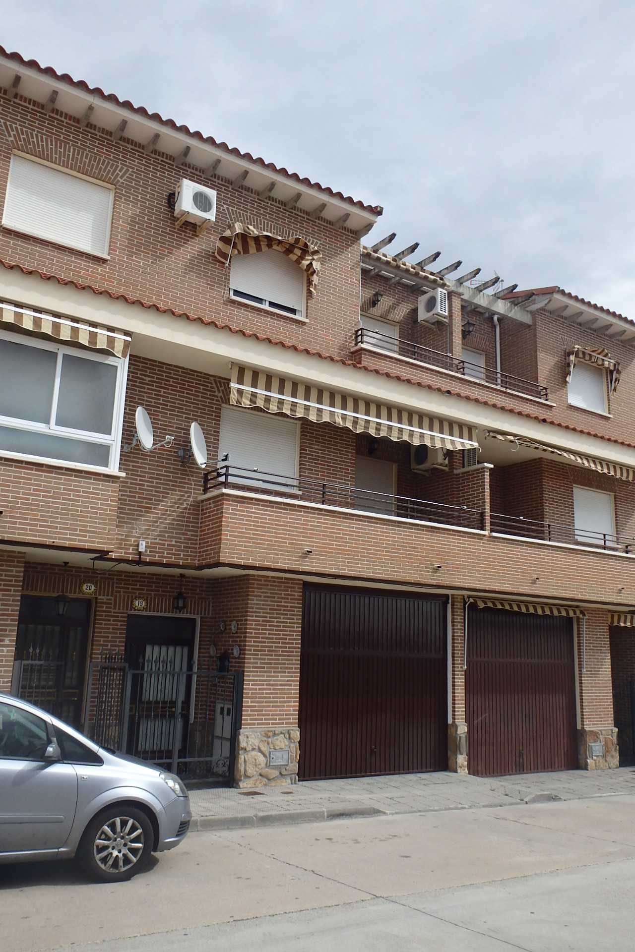 Vista exterior de Casa adosada en venda en Talavera de la Reina