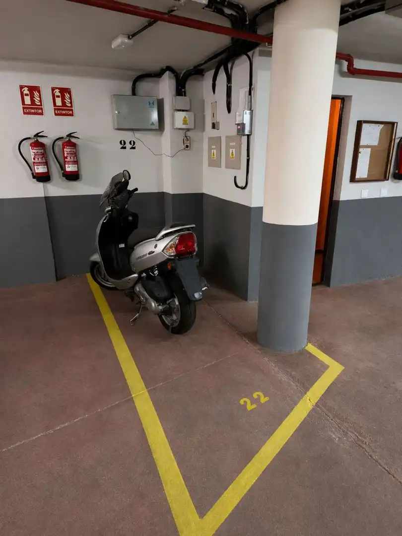 Einzelparkplatz zum Verkauf in Calle del Mesón de Paredes 77, imagen 3