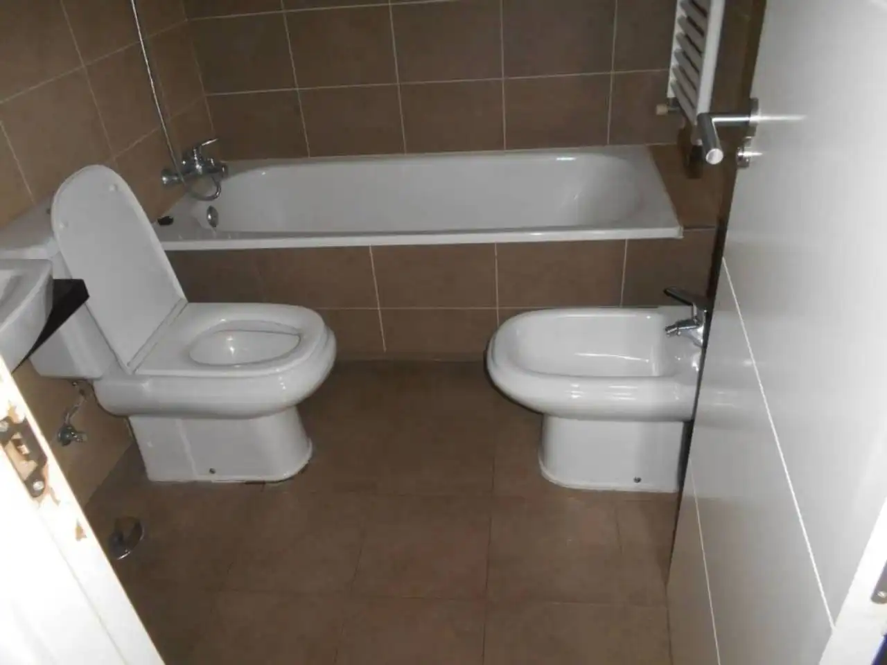 Bathroom of Flat for sale in Madrid