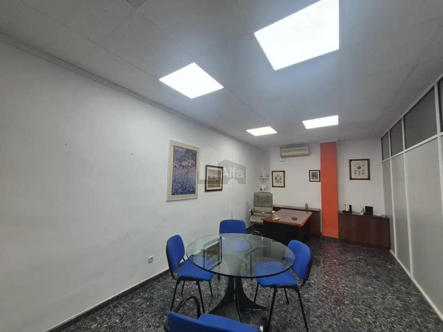 Office for rent in Patraix