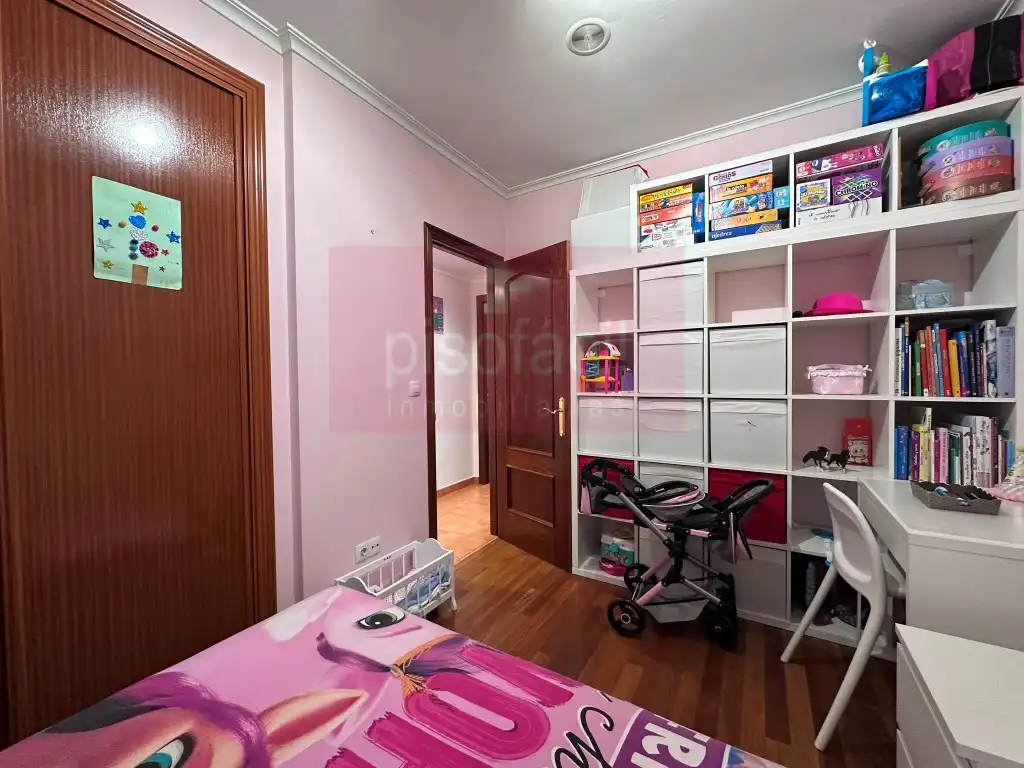 Bedroom of Flat for sale in Lugo