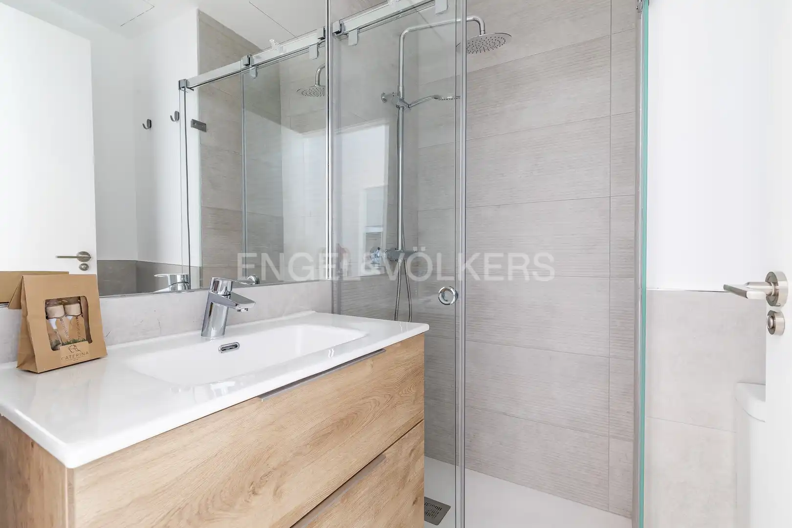 Badezimmer von Wohnungen zur Miete in Madrid mit Klimaanlage, Heizung und Terrasse