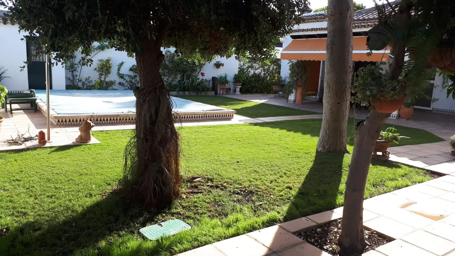 Jardí de Casa o xalet en venda en Chiclana de la Frontera amb Calefacció, Jardí privat i Traster