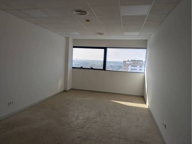 Oficina en Alquiler en Palmete