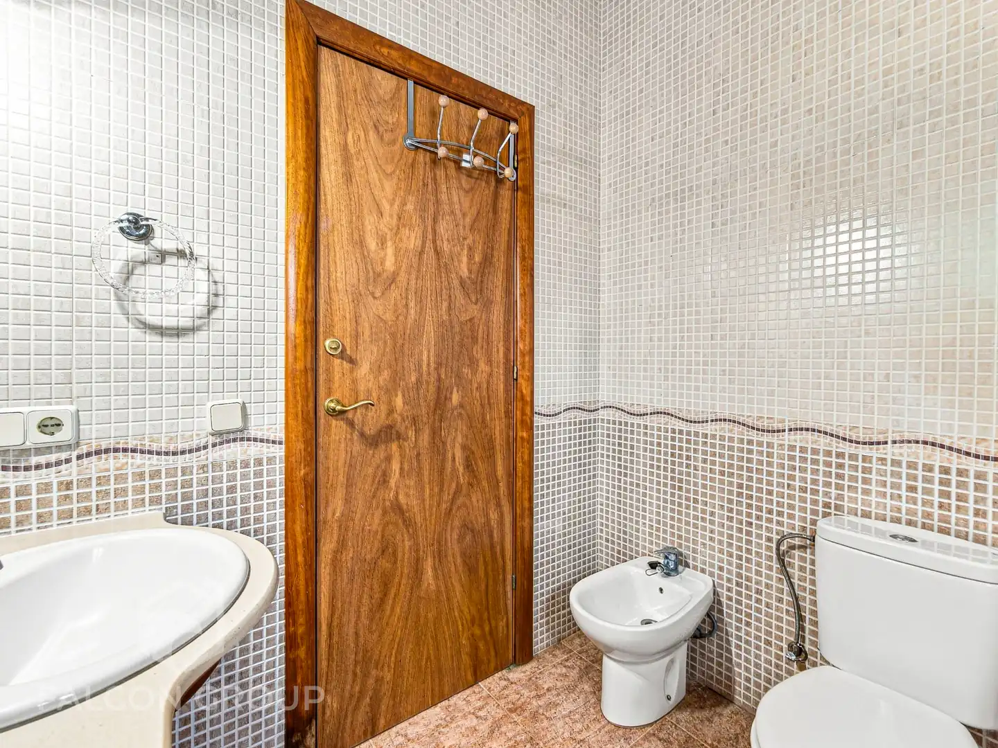 Baño de Finca rústica en venta en Vilanova i la Geltrú con Aire acondicionado, Calefacción y Jardín privado