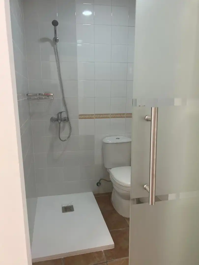 Bathroom of Study for rent in Dos Hermanas  with Air Conditioner, Furnished and Washing machine