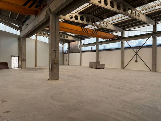 Nave industrial en Alquiler en La Portalada - Varea