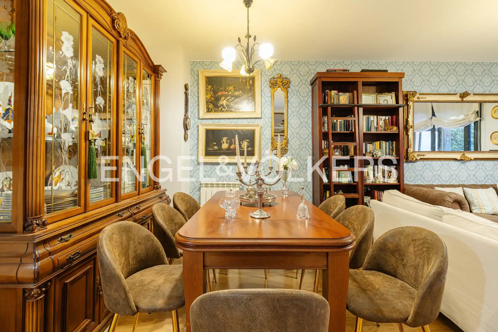 Dining room of Flat for sale in Zona Monte El Pilar