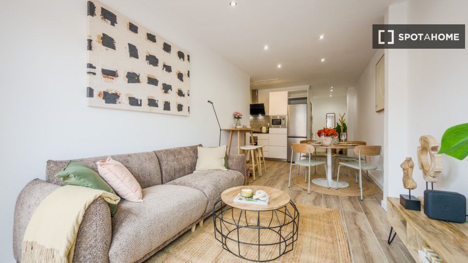 Living room of Flat to rent in  Barcelona Capital  with Air Conditioner, Heating and Furnished