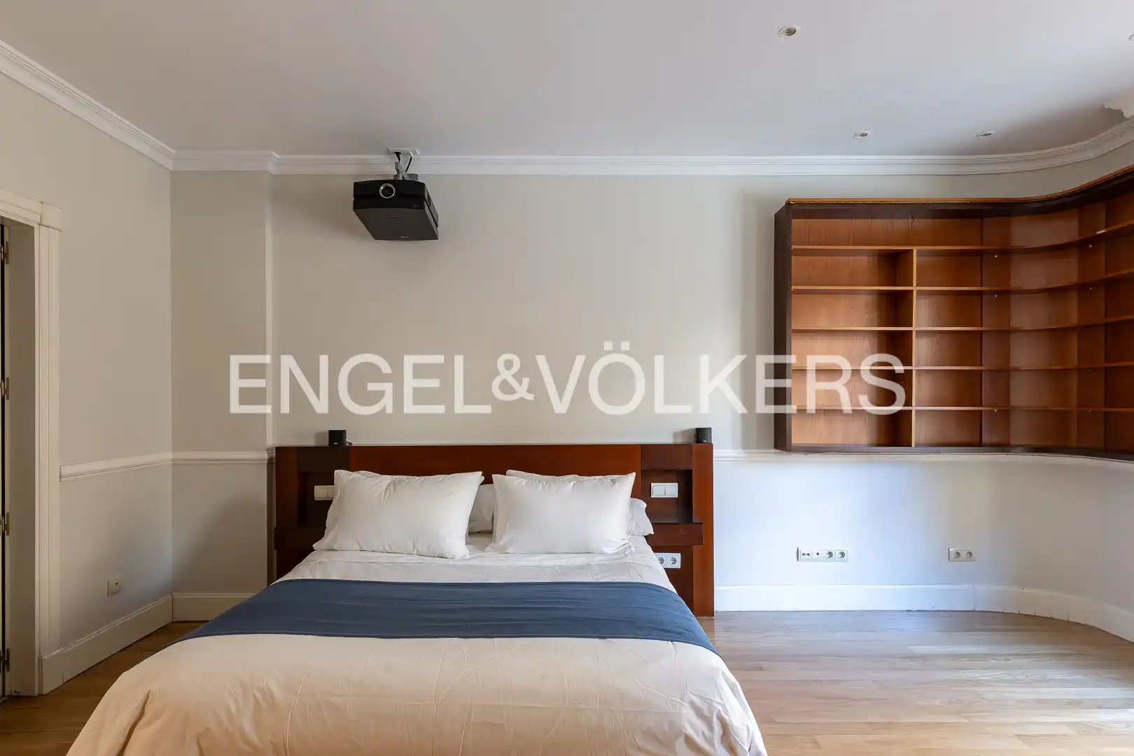 Bedroom of Flat for rent in Madrid  with Air Conditioner, Heating and Parquet flooring