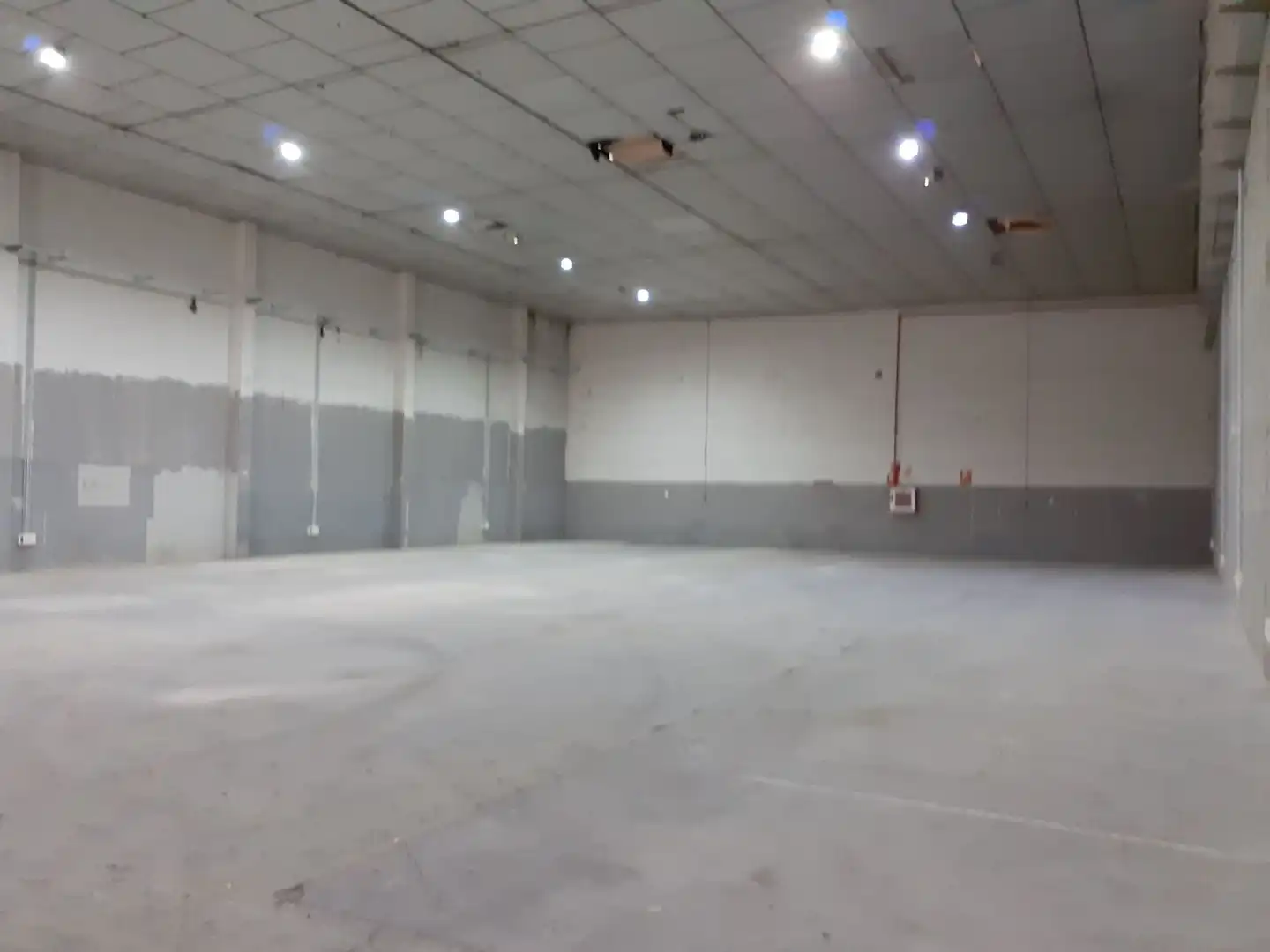 Nave industrial de alquiler en La Verneda i la Pau