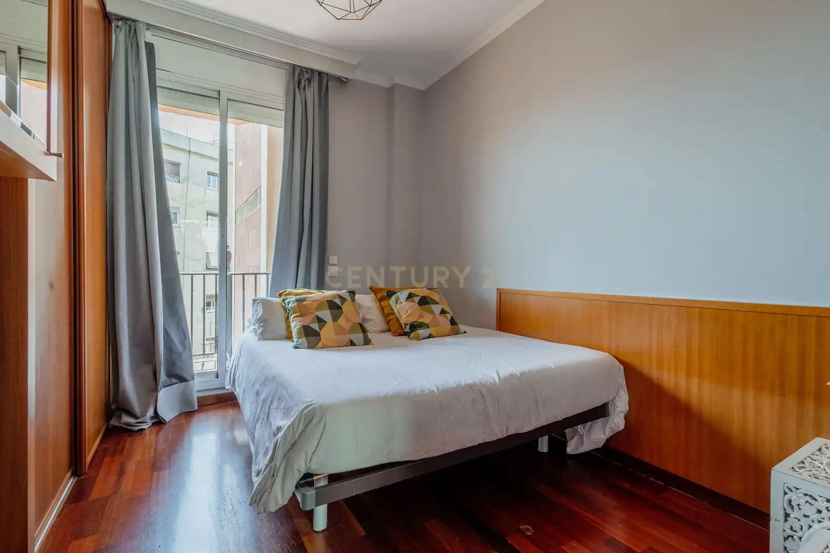 Schlafzimmer von Wohnungen zum Verkauf in L'Hospitalet de Llobregat mit Balkon