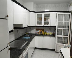 Cuina de Pis en venda en Laxe amb Calefacció, Terrassa i Traster