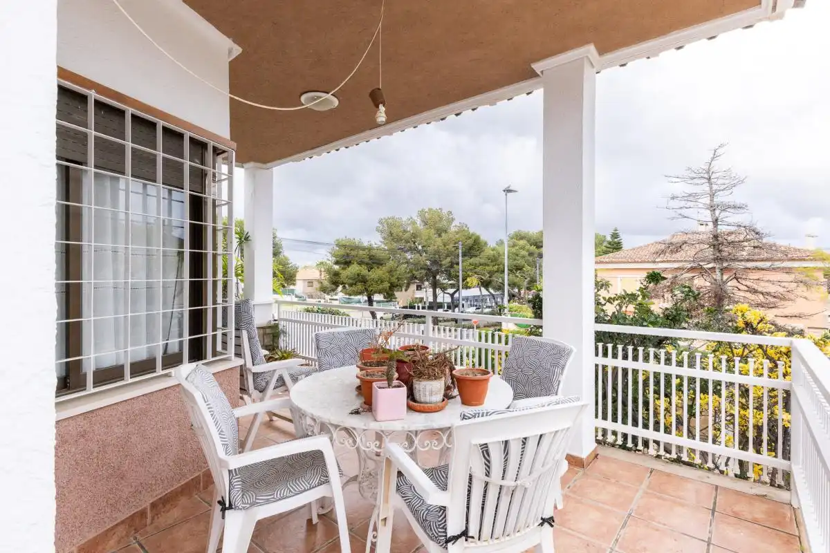 Terrassa de Casa o xalet en venda en Torrent amb Aire condicionat, Calefacció i Jardí privat