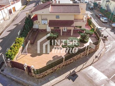 Haus mit Pool zum Verkauf in Avenida Gran Via Pau Casals 60