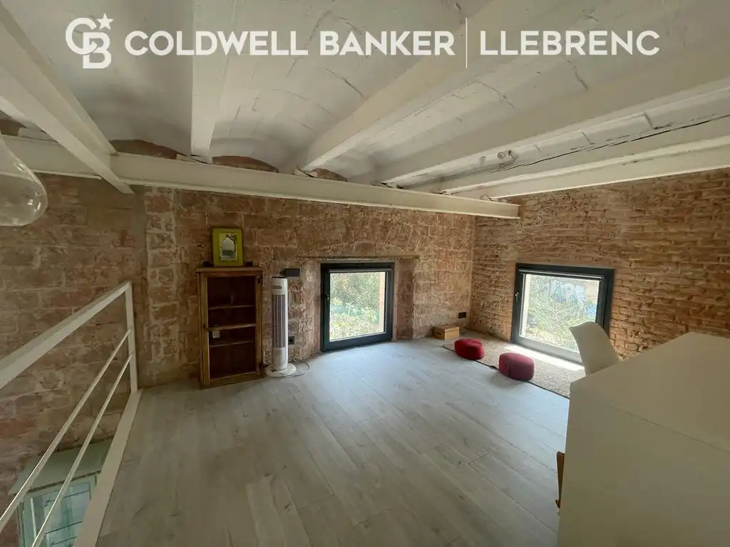 Maisonette zum Verkauf in Barcelona mit Parkett, Möbliert und Ofen