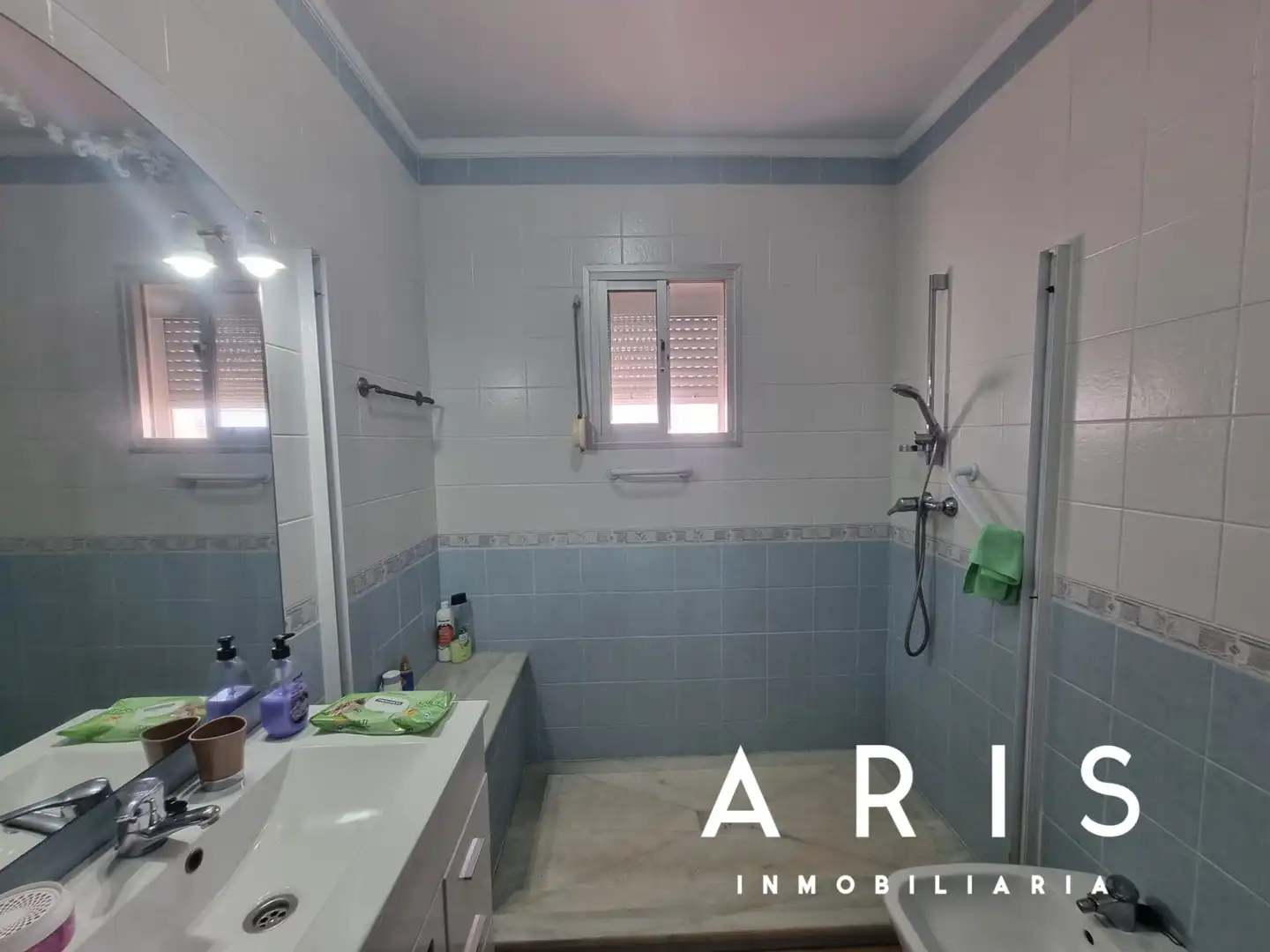 Bathroom of Houses for sale in Alhaurín de la Torre  with Air Conditioner, Private garden and Terrace