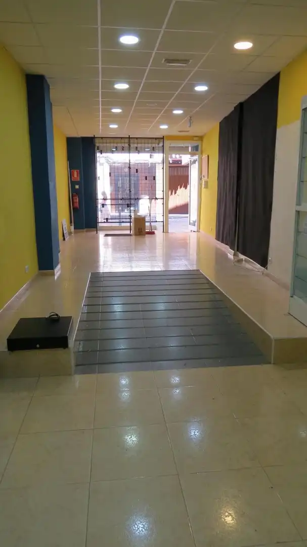 Local comercial en venda a Centro, imagen 3