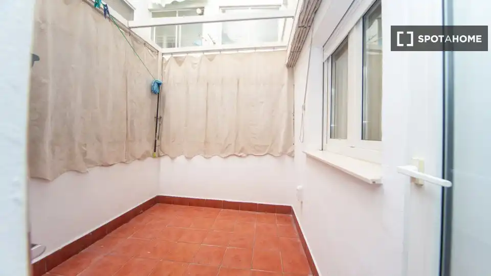 Room in Barrio de Zaidín
