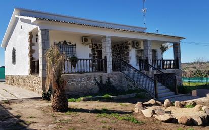 Exterior view of House or chalet for sale in Aldea del Fresno  with Air Conditioner, Heating and Private garden