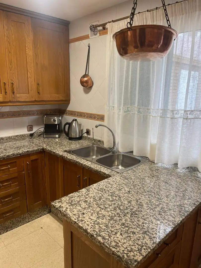 Cocina de Casa adosada en venta en La Línea de la Concepción con Piscina comunitaria