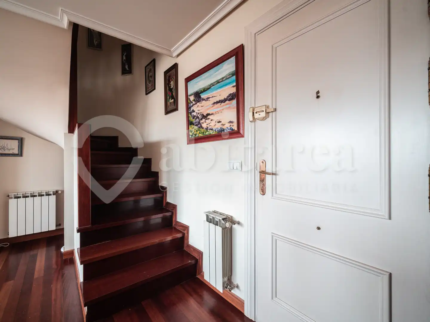 Maisonette zum Verkauf in Santander mit Heizung, Parkett und Abstellraum