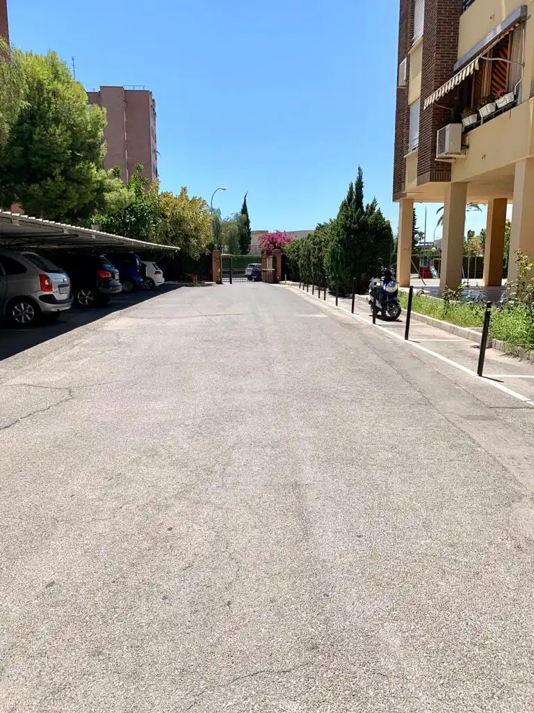 Aparcament de Apartament en venda en Alicante / Alacant amb Aire condicionat, Terrassa i Moblat