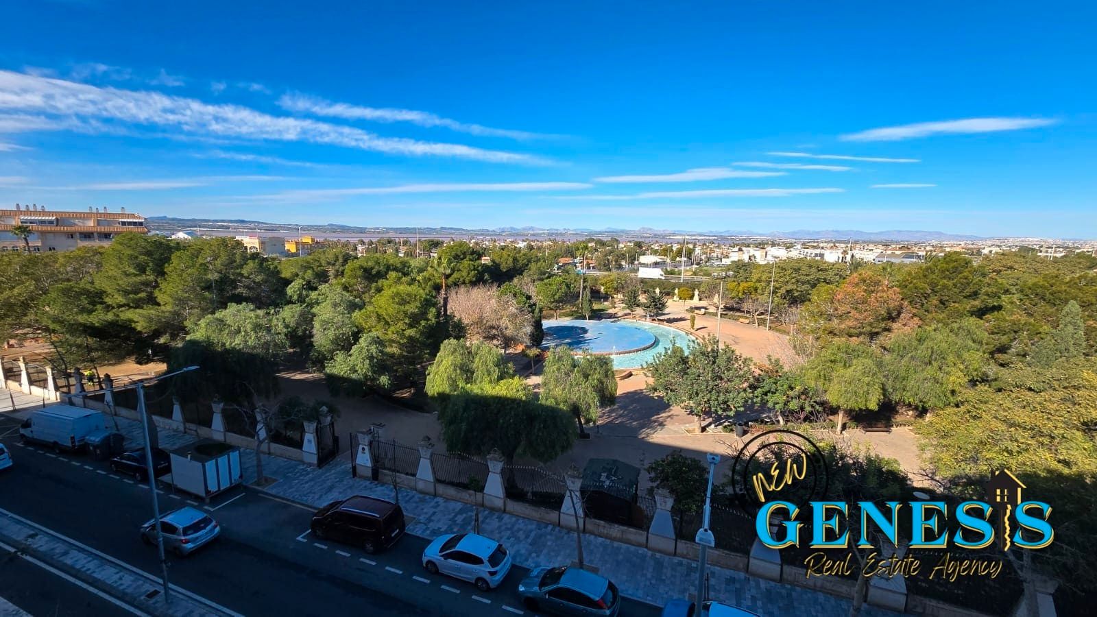 Vista exterior de Apartament en venda en Torrevieja amb Balcó i Piscina comunitària