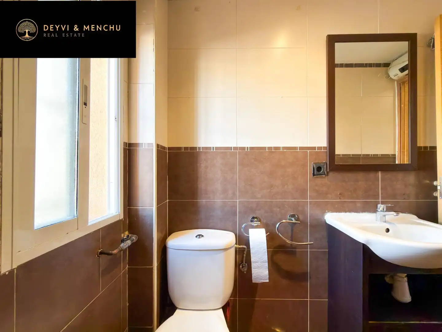 Bathroom of Flat for sale in Madrid  with Heating and Alarm