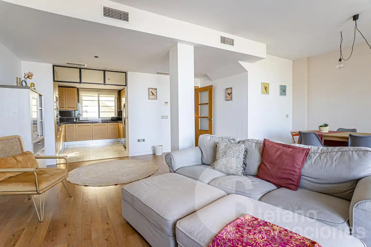 Sala d'estar de Casa adosada en venda en Málaga amb Aire condicionat, Jardí privat i Parquet