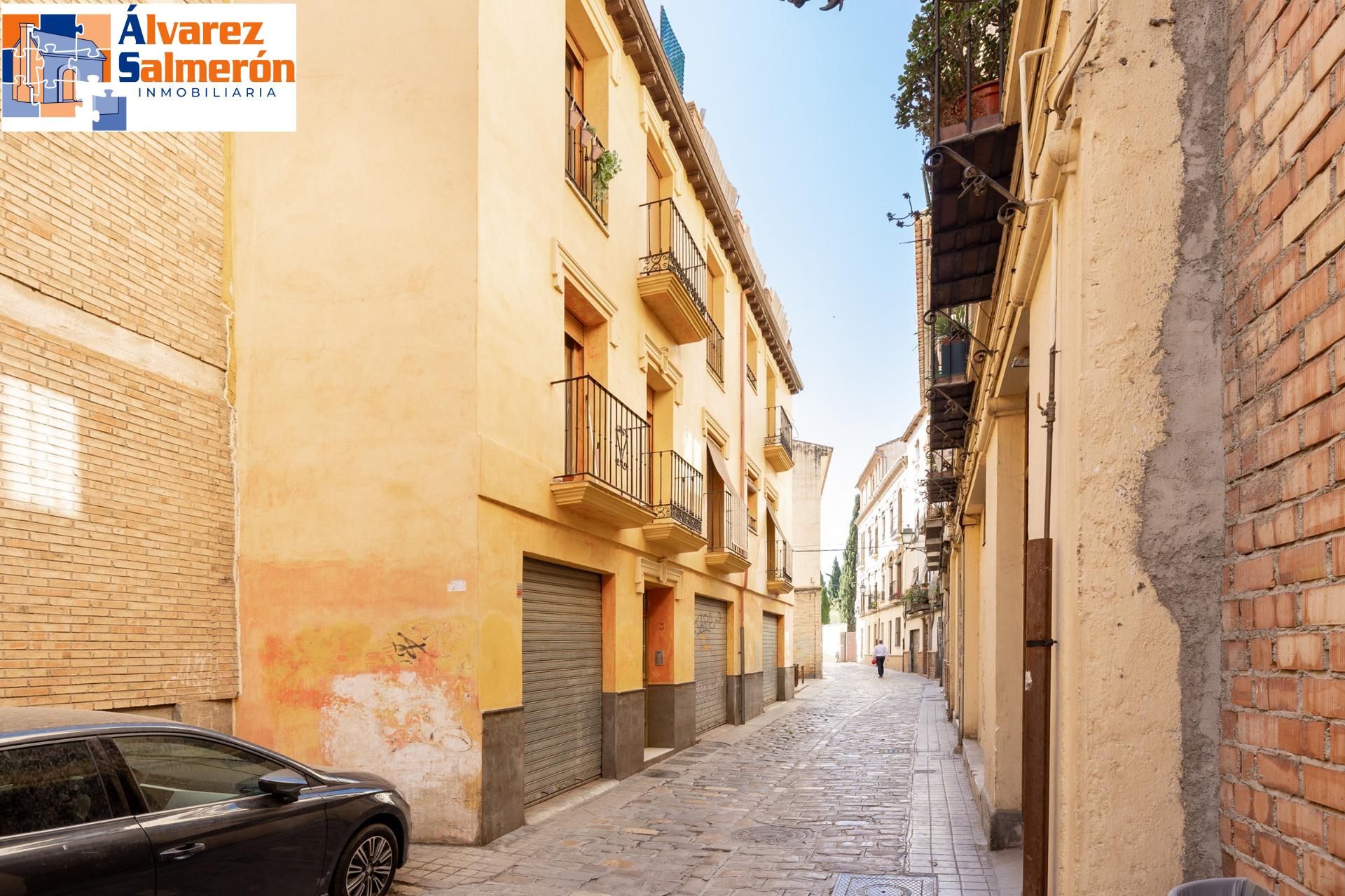 Exterior view of Study for sale in  Granada Capital  with Air Conditioner, Heating and Balcony