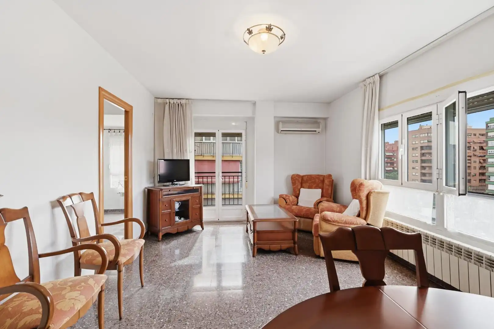 Sala d'estar de Pis en venda en Valencia amb Aire condicionat i Balcó