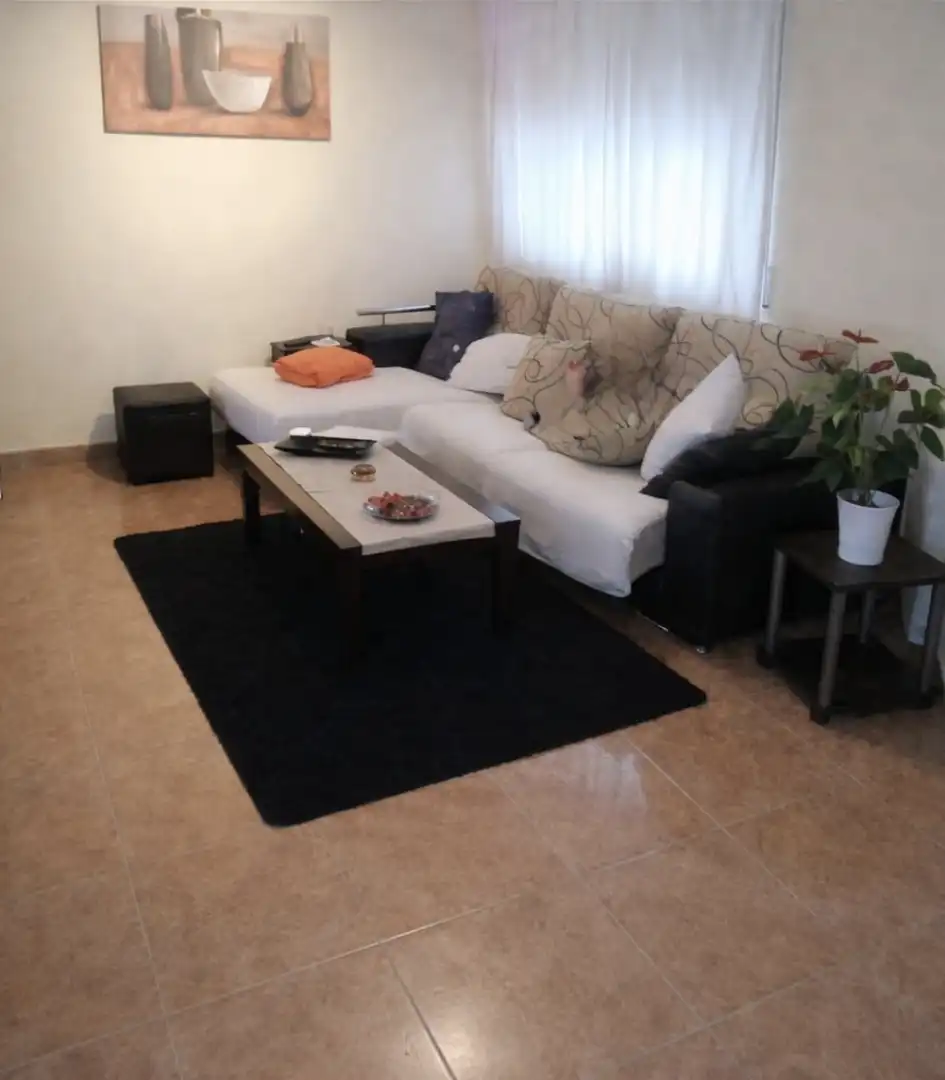 Sala d'estar de Pis en venda en Terrassa amb Forn i Balcó