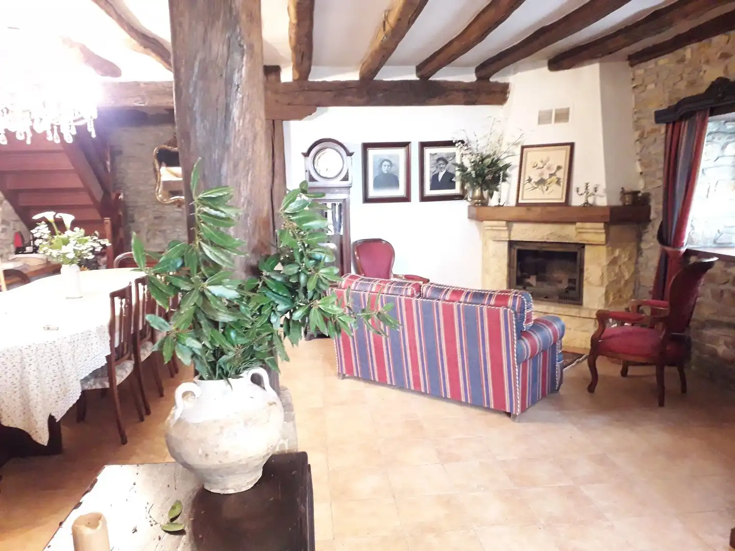 Sala d'estar de Casa o xalet en venda en Orozko amb Terrassa i Moblat