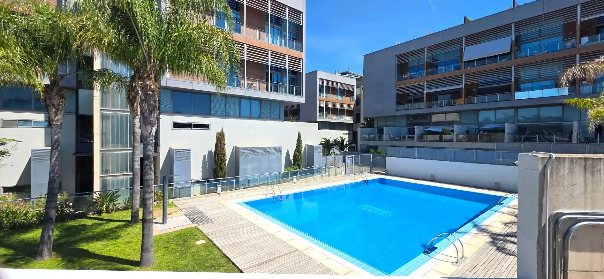 Piscina de Dúplex en venta en Valencia con Aire acondicionado, Terraza y Amueblado
