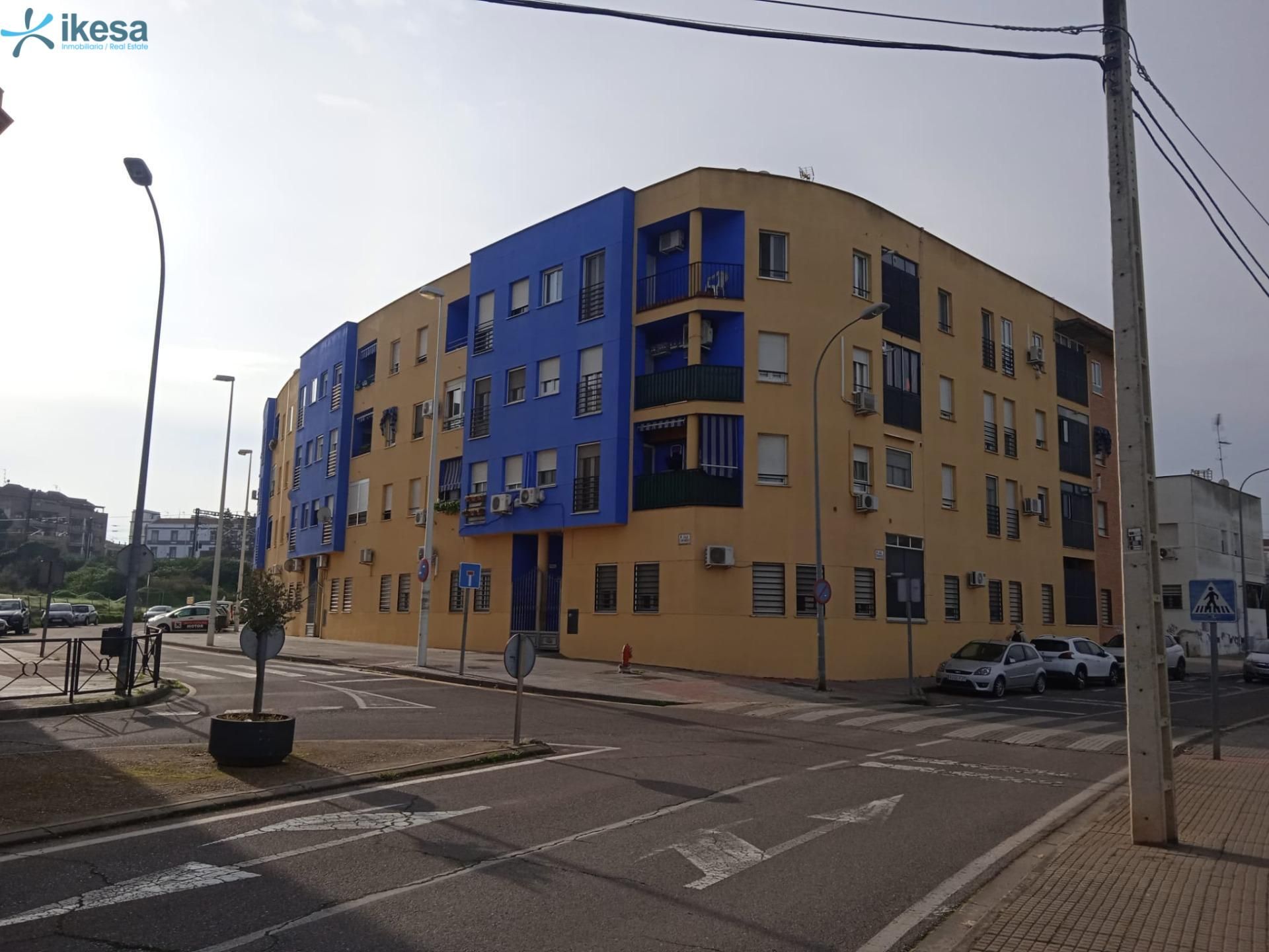 Vista exterior de Garatge en venda en Mérida