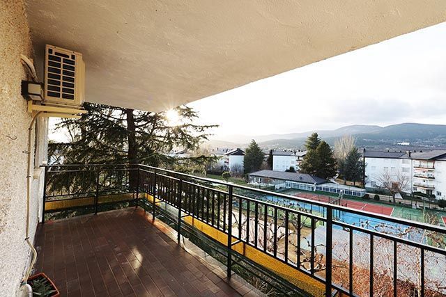 Terraza de Piso en venta en Guadarrama con Calefacción, Terraza y Piscina comunitaria